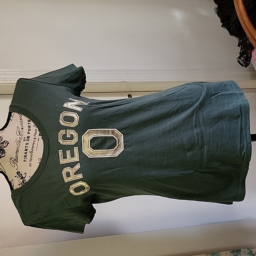 T 0 Oregon green short sleeve tee shirt